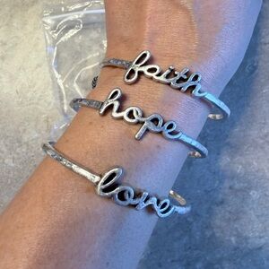 Premier design brackets